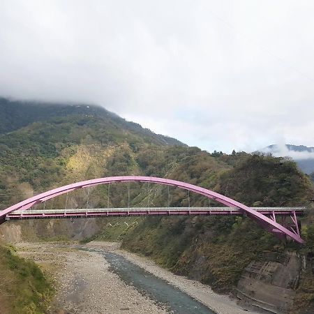 拉拉山周家渡假旅館 Hualing المظهر الخارجي الصورة