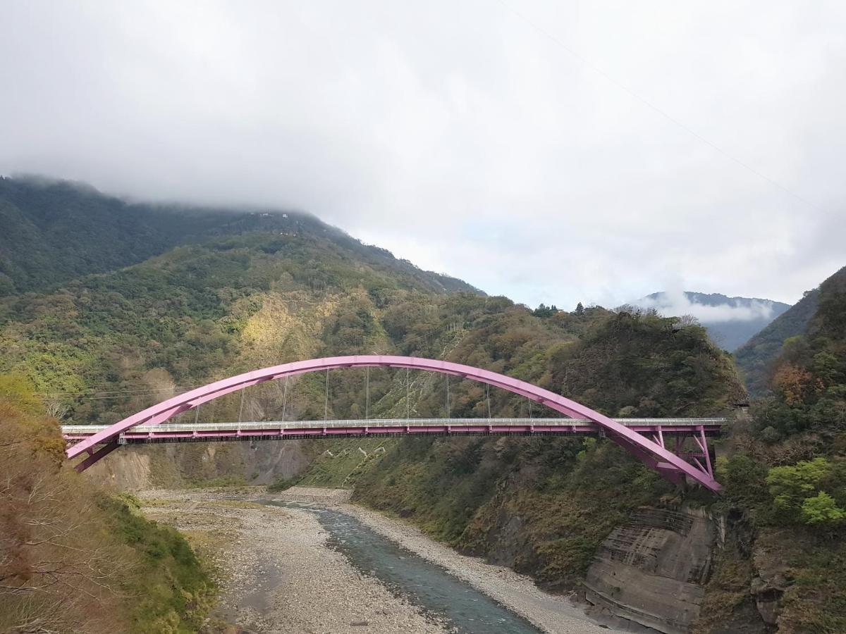 拉拉山周家渡假旅館 Hualing المظهر الخارجي الصورة